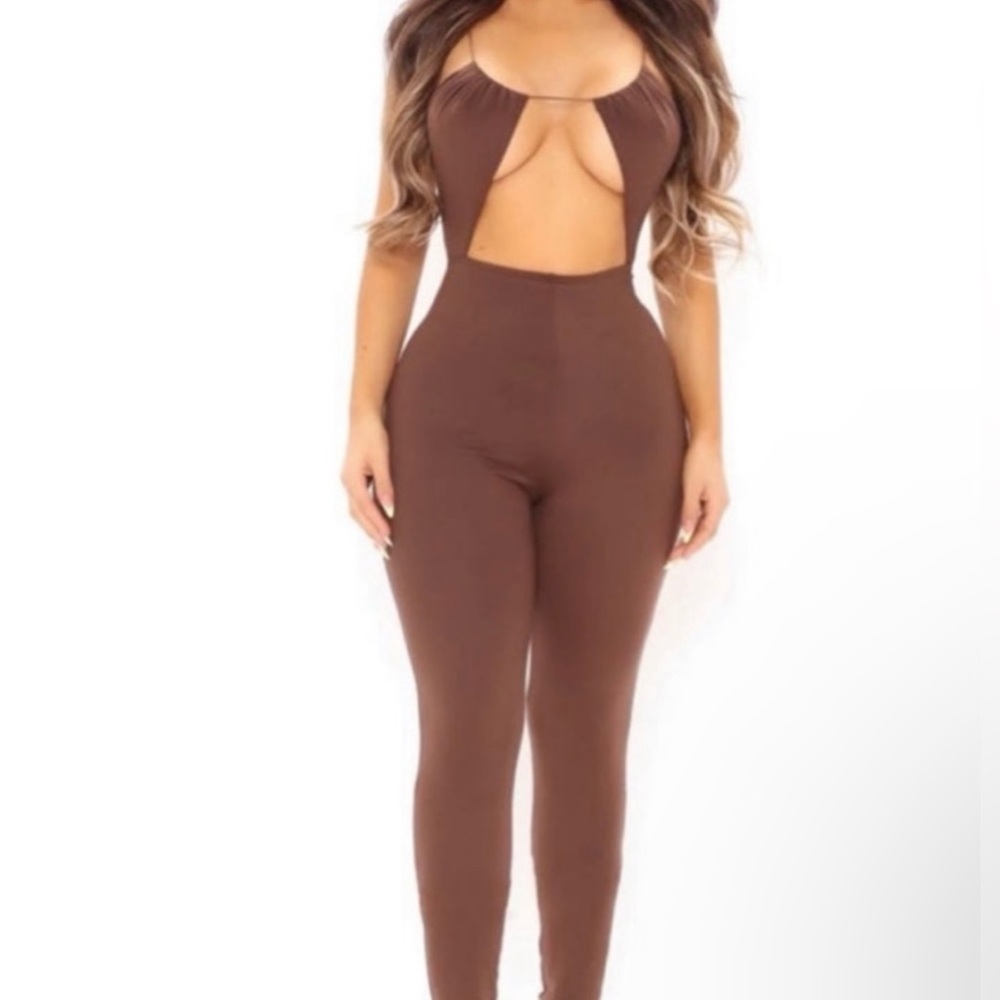 Fashion nova jumpsuit